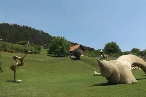 UIMITOR: Un roman a realizat un parc artistic unic in lume!