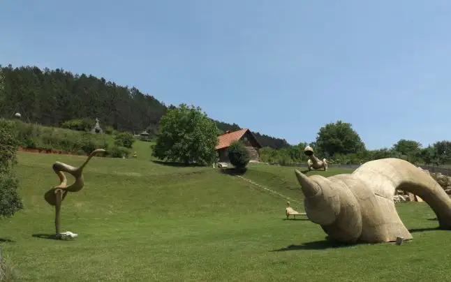 UIMITOR: Un roman a realizat un parc artistic unic in lume!