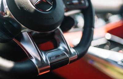 Importanta serviciilor de inchirieri auto: Facilitarea traficului urban si solutii in situatii diverse