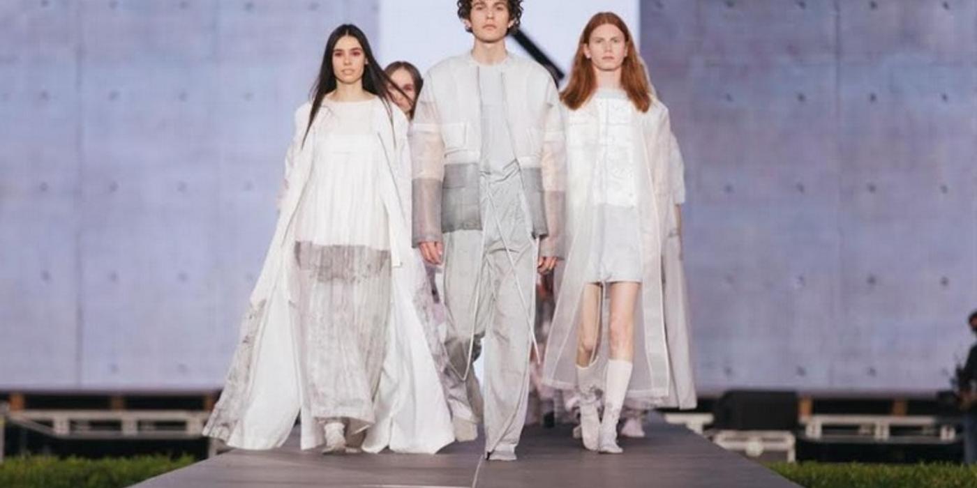 Show grandios în deschiderea celui mai cunoscut eveniment dedicat modei româneşti