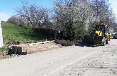 Au început lucrări de întreținere pe drumul județean 103G Săndulești – DJ 107L