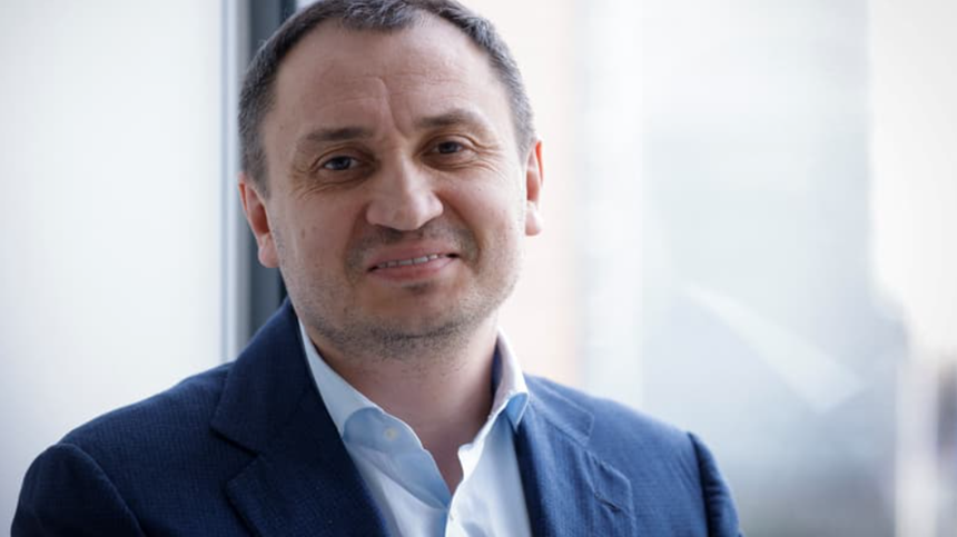 Ministrul ucrainean al Agriculturii Mîkola Solski, suspectat de corupţie, demisionează. El este acuzat că şi-a însuşit 2.500 ha în regiunea Sumî, în valoare de aproape 7 milioane de euro, şi a încercat să-şi însuşească alte terenuri de 4,5 milioane de euro