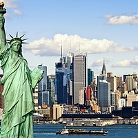 Trump introduce un nou program de vize de SUA, cu taxă de până la 15.000 $. Cine va plăti?