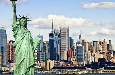 Trump introduce un nou program de vize de SUA, cu taxă de până la 15.000 $. Cine va plăti?