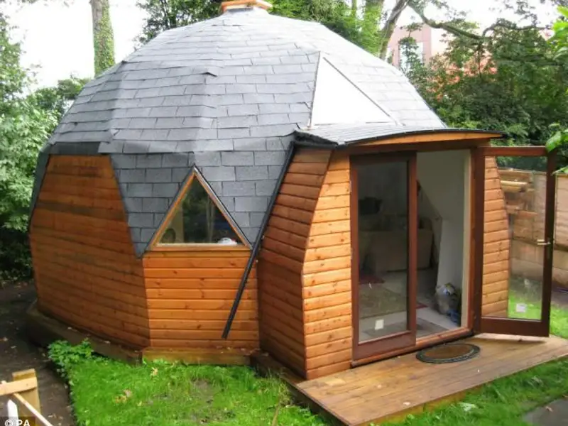 Transformarea soproanelor in case, baruri sau camere interactive