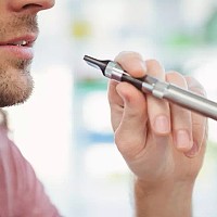 Uniunea Europeană vrea interzicerea țigărilor cu filtru și a produselor de vapat aromate pentru reducerea consumului de tutun