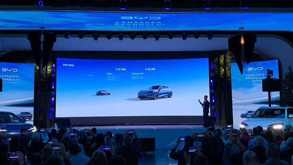 BYD debutează oficial în România. Expansiunea include modele hibride și showroom-uri în toată țara
