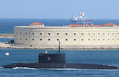 Operațiunea „Curățarea Mării Negre” de submarinele Rusiei. Avioane NATO monitorizează, Ucraina lovește