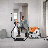 INS: 50,8% dintre managerii din construcţii şi 47,4% din comerţul cu amănuntul consideră că preţurile vor creşte
