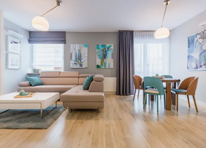 Amenajare moderna pentru un apartament de 3 camere locuit de o familie tanara