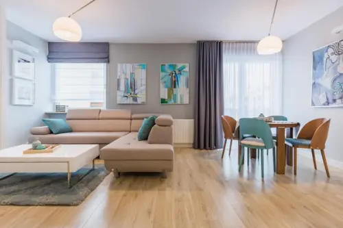 Amenajare moderna pentru un apartament de 3 camere locuit de o familie tanara