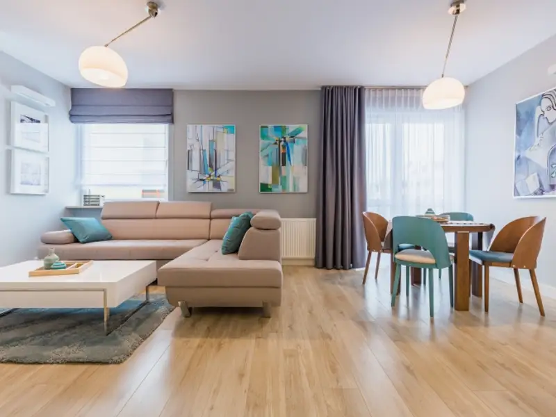 Amenajare moderna pentru un apartament de 3 camere locuit de o familie tanara