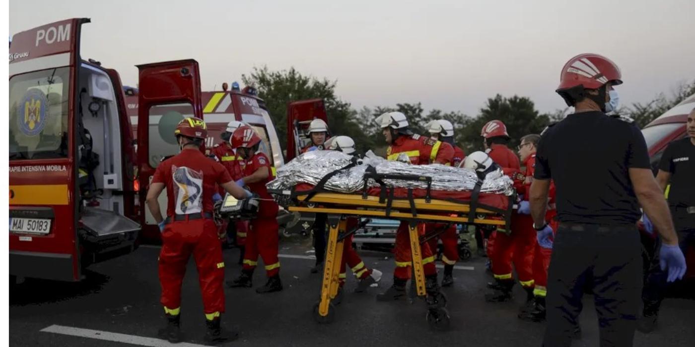 A crescut bilanțul dezastrului de la Crevedia, 3 morți, 57 de răniți