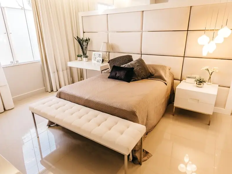 15 idei de amenajare a unui dormitor pătrat