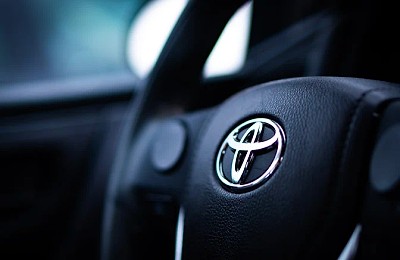Viitor electric: Toyota va echipa maşinile cu baterii solide de generaţie următoare