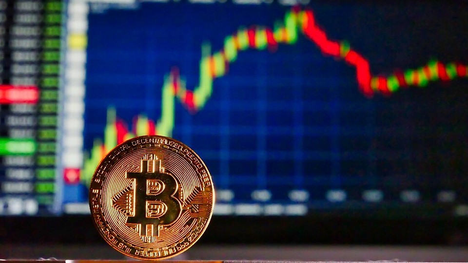 Bitcoin a scăzut marţi la un minim de 3 luni, sub 90.000 de dolari