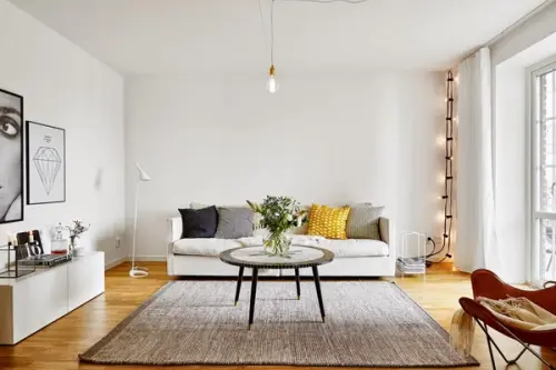 O priveliste surprinzatoare intr-un apartament cu aer scandinav