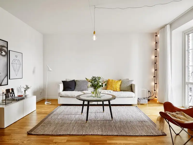 O priveliste surprinzatoare intr-un apartament cu aer scandinav