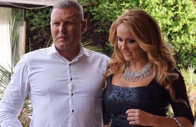 Iată cine sunt Ancuța și Daniel Raita, cei care au construit zidul prăbușit pe mașini