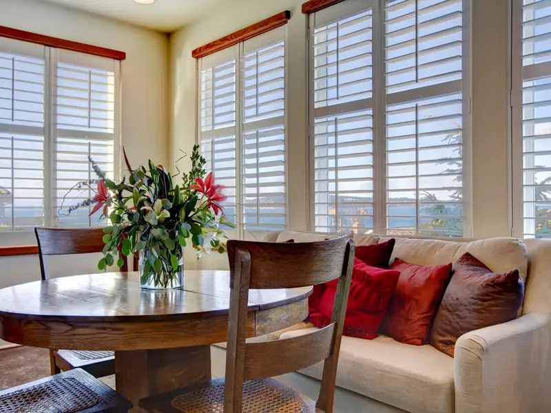 Draperii sau jaluzele – care este varianta potrivita pentru casa ta?