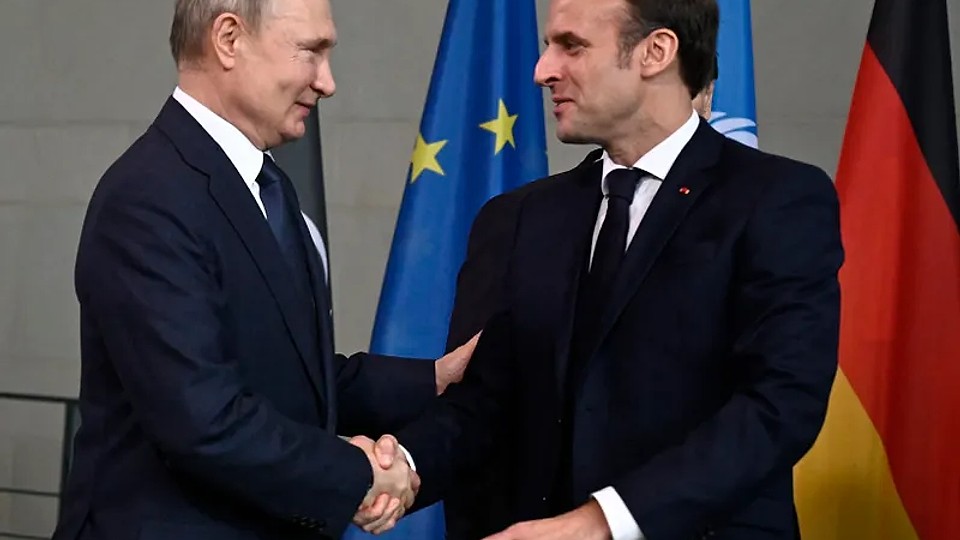 Franța trebuie să distrugă Moscova ca să protejeze nuclear Europa. Apasă Macron butonul roșu?