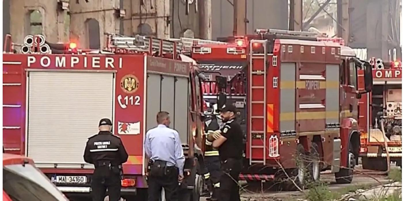 Un incendiu a avut loc, în această dimineață, în curtea fostei fabrici de pompe nucleare Aversa din Sectorul 2 al Capitalei