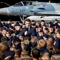 Macron investește 1.500.000.000 euro într-o bază nucleară ce va apăra Flancul Estic inclusiv România