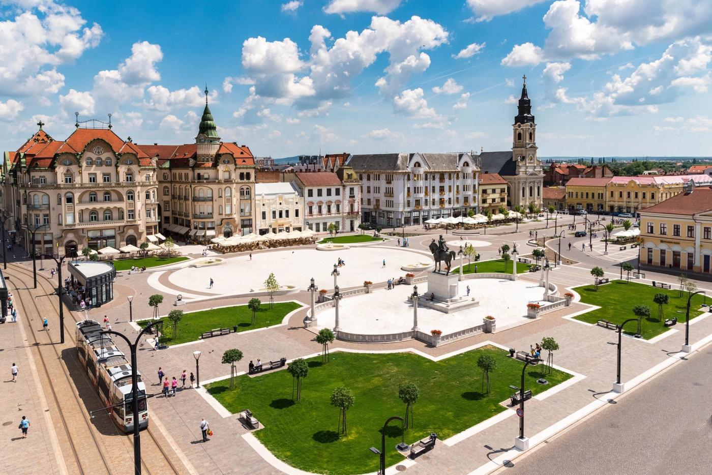 Primăria Oradea vrea să cumpere prin licitaţie deschisă nouă tramvaie, în valoare de 219,6 milioane lei, fără TVA, cu posibilitatea suplimentării cu încă 16 tramvaie