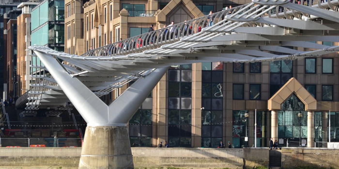 Norman Foster și povestea stilului său arhitectural