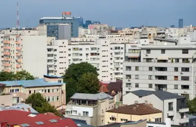 Investiția în imobiliare: Apartament în oraș sau casă la periferie? Ce variantă este mai profitabilă pe termen lung?