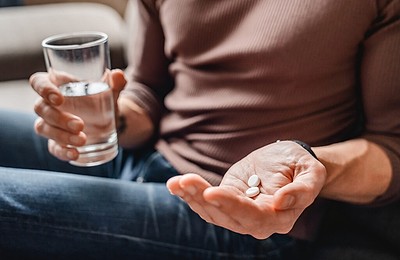 Plantele care pot înlocui aspirina. Descoperă trei remedii naturale cu efect antiinflamator