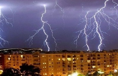 Cod galben de furtuni și ploi torențiale în România. Alertă ANM