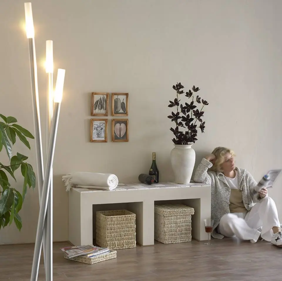 Cum utilizezi la maximum spatiul dintr-un apartament mic avantajele ancorarii mobilierului pe partea superioara a peretilor