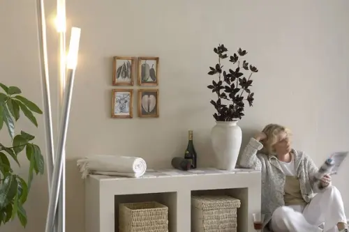 Cum utilizezi la maximum spatiul dintr-un apartament mic avantajele ancorarii mobilierului pe partea superioara a peretilor