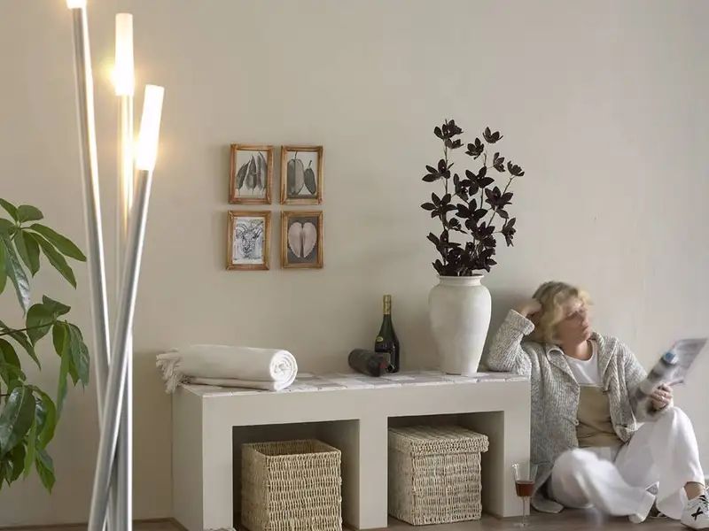 Cum utilizezi la maximum spatiul dintr-un apartament mic avantajele ancorarii mobilierului pe partea superioara a peretilor