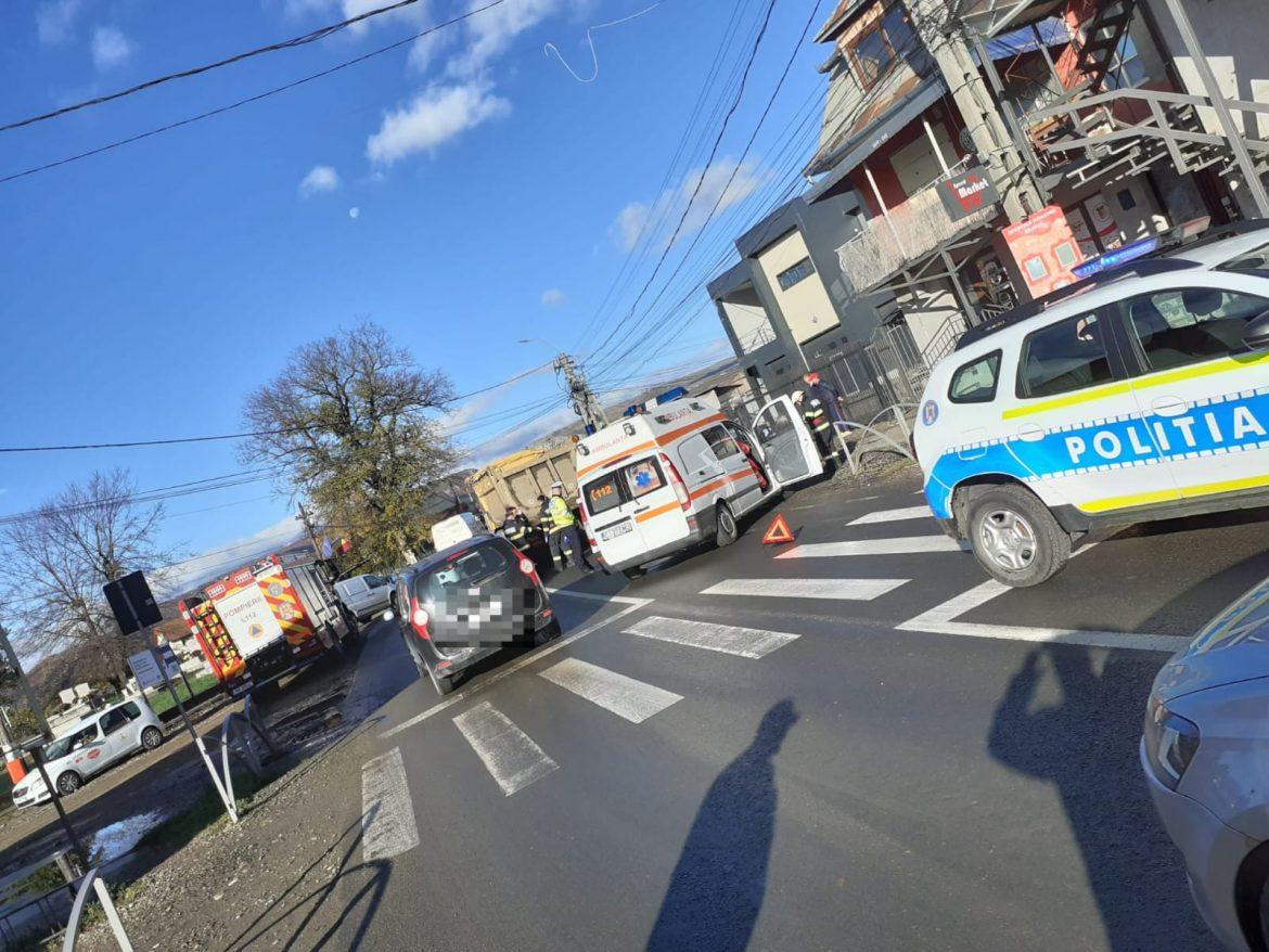 Un bărbat a decedat miercuri dimineața în localitatea Mihai Viteazu, lovit de camion