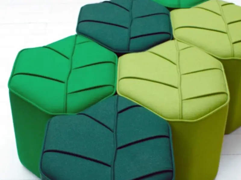 Scaune-frunza realizate manual din materiale durabile