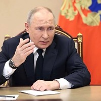 Putin amenință că Rusia va atinge obiectivele militare prin forţă, dacă Ucraina nu negociază paşnic