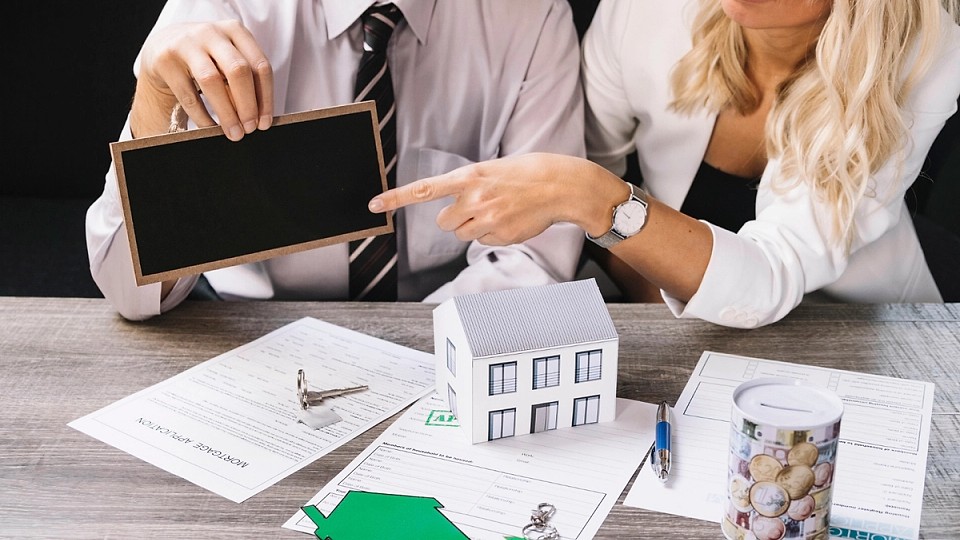 Notar în Sectorul 1: ce contează într-o tranzacție imobiliară și la o succesiune