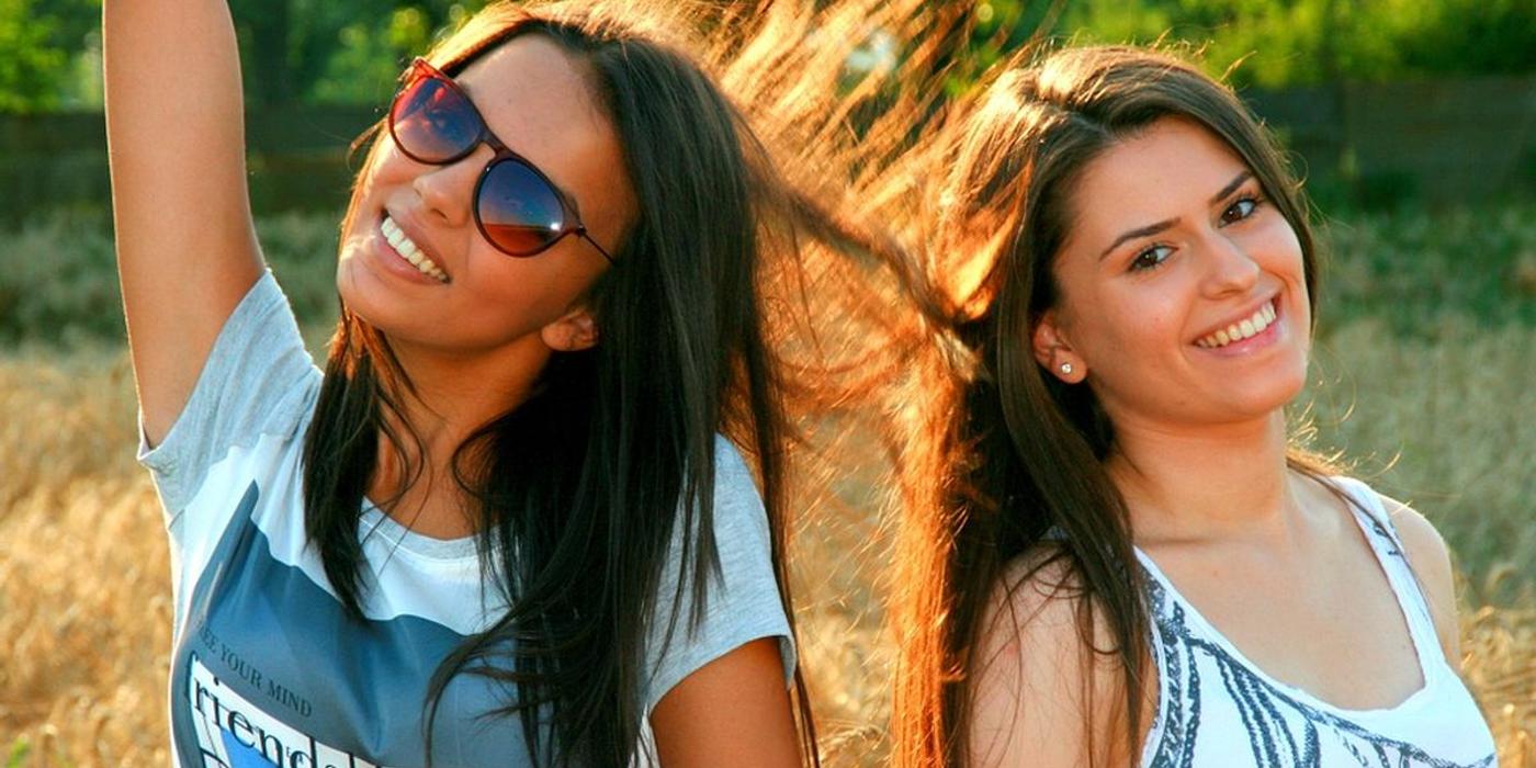 Avantajele activității într-un studio de videochat din București depășesc cu mult latura financiară!