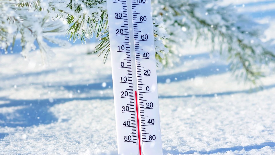 Când revine iarna în București. Meteorologii anunță ninsori abundente
