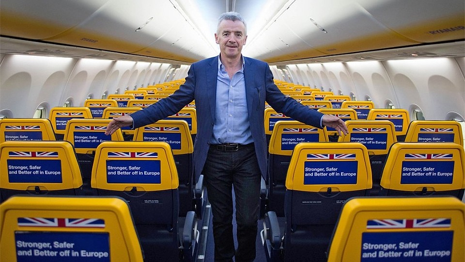 Ryanair schimbă regulile: Bagajele de cală trebuie predate mai devreme din noiembrie