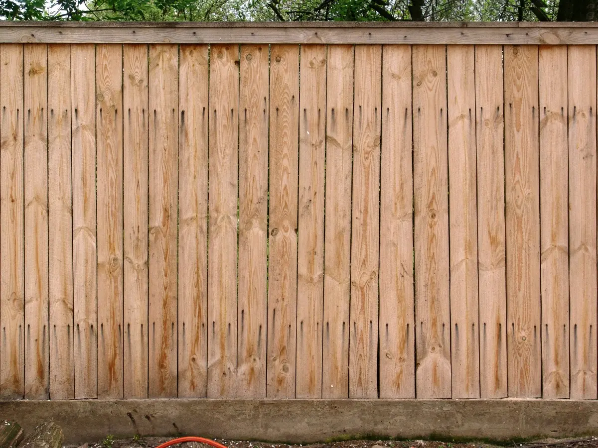 Invata cum sa iti construiesti un gard din lemn