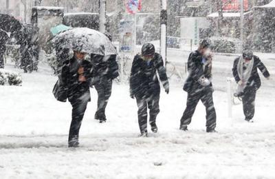 ANM: Vin ninsorile în toată România. Când se va depune zăpada în Capitală