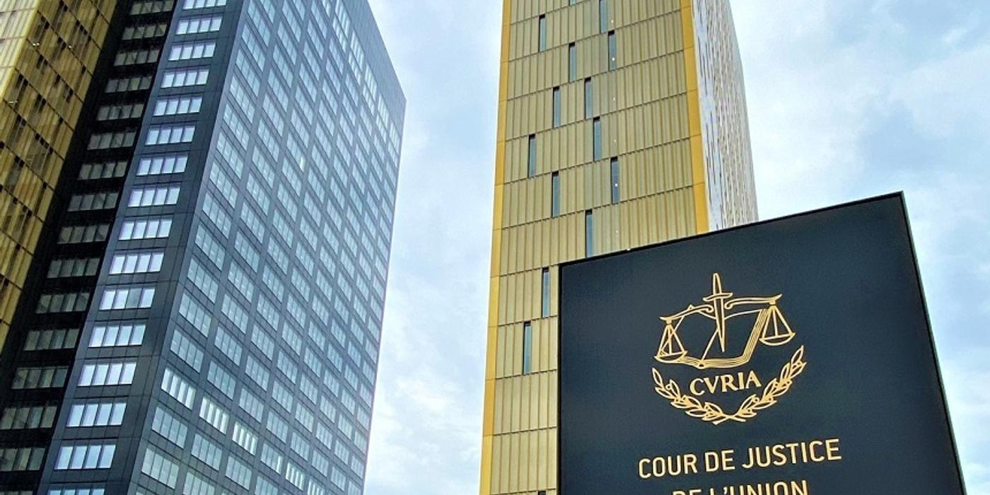 CJUE a stabilit că, pentru angajaţii care lucrează cu un monitor, angajatorul trebuie să le asigure ochelari de vedere sau să le deconteze costul acestora