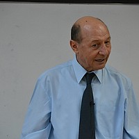 Traian Băsescu a refuzat vila unui fost demnitar comunist. Vrea să stea la bloc