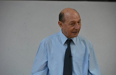 Traian Băsescu a refuzat vila unui fost demnitar comunist. Vrea să stea la bloc