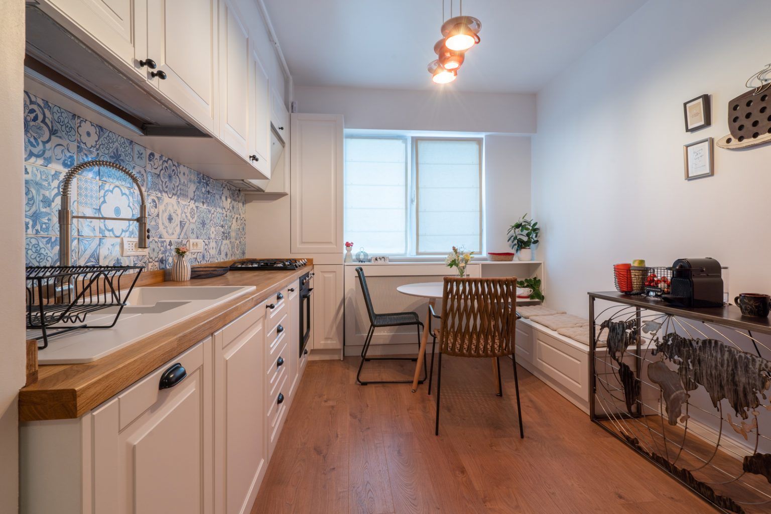 Atmosfera de vacanta  Amenajare apartament de 3 camere din Bucuresti