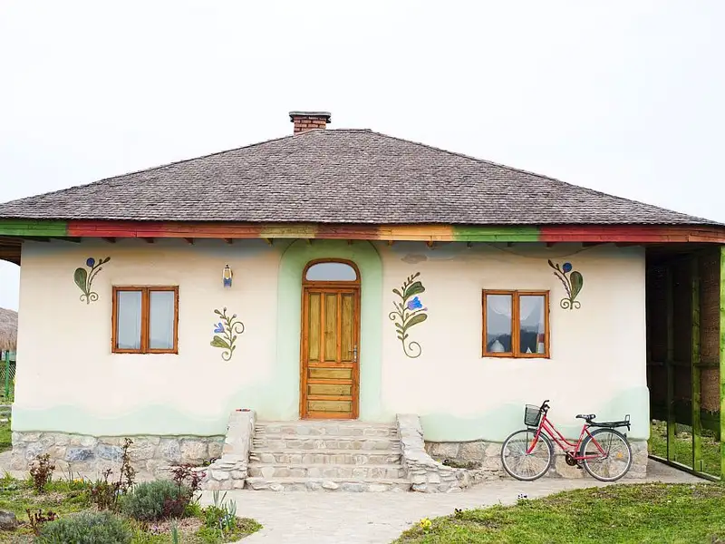 Casa de vis construita din chirpici la Ciolpani, Bucuresti