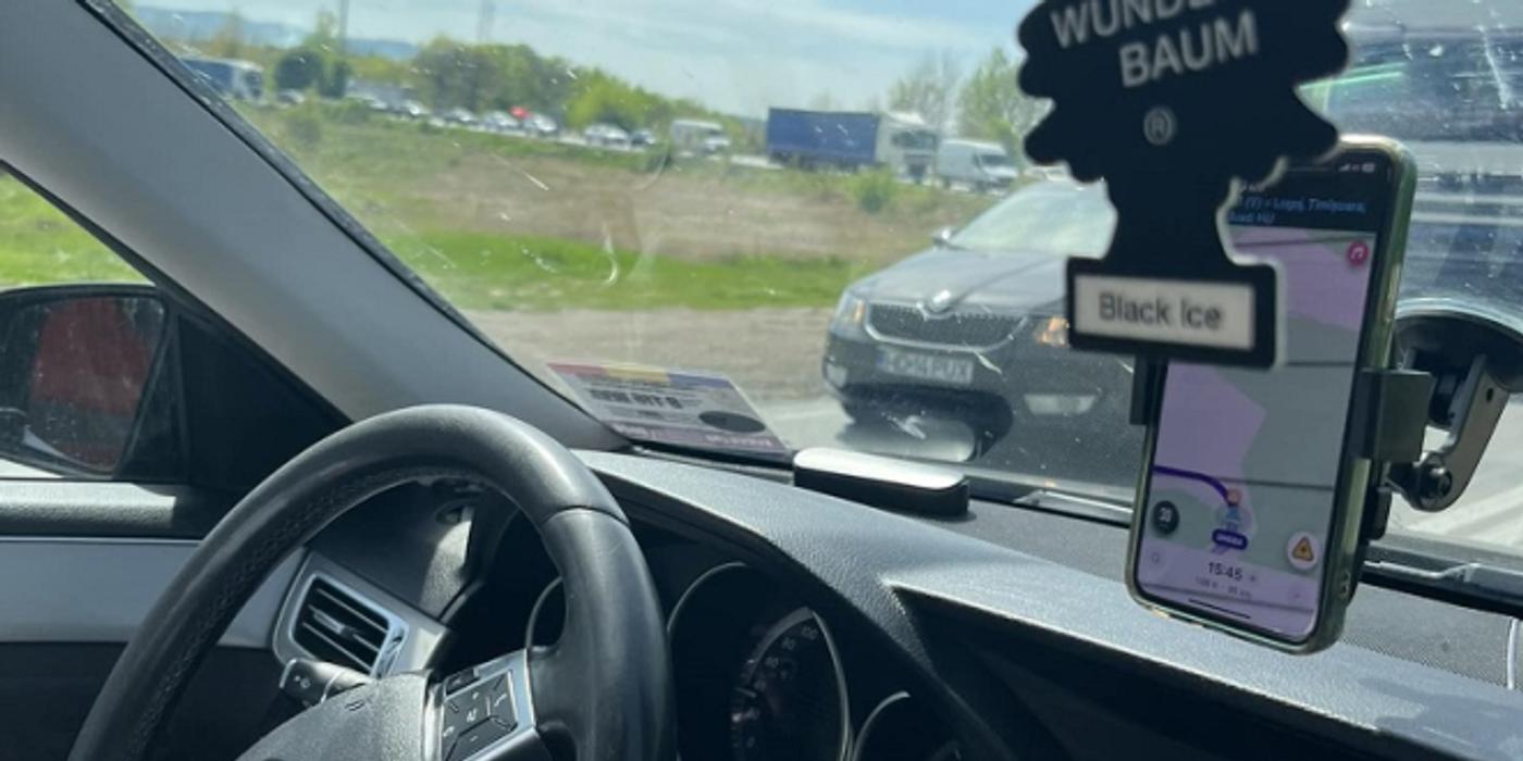 Ludovic Orban a stat într-o coloană de doi kilometri pe drumul dintre Margina și Holdea